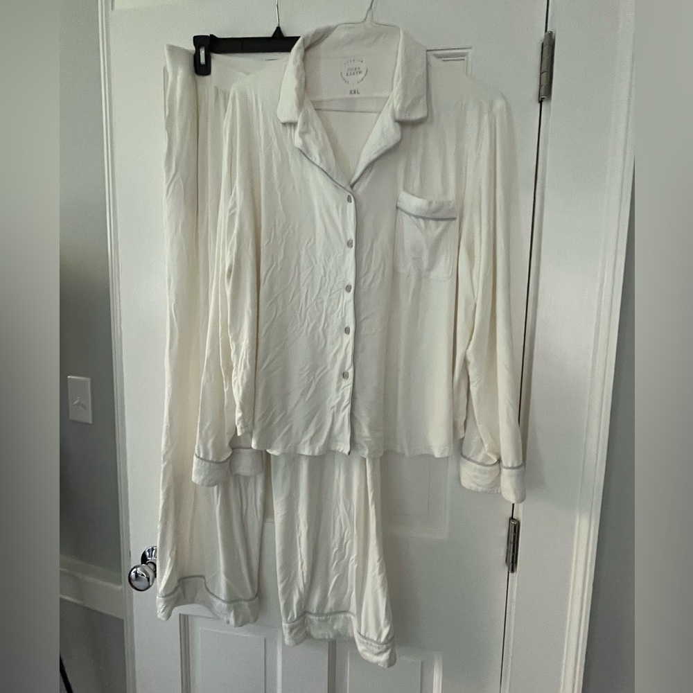 Cozy Earth Women’s Bamboo Pajama Set